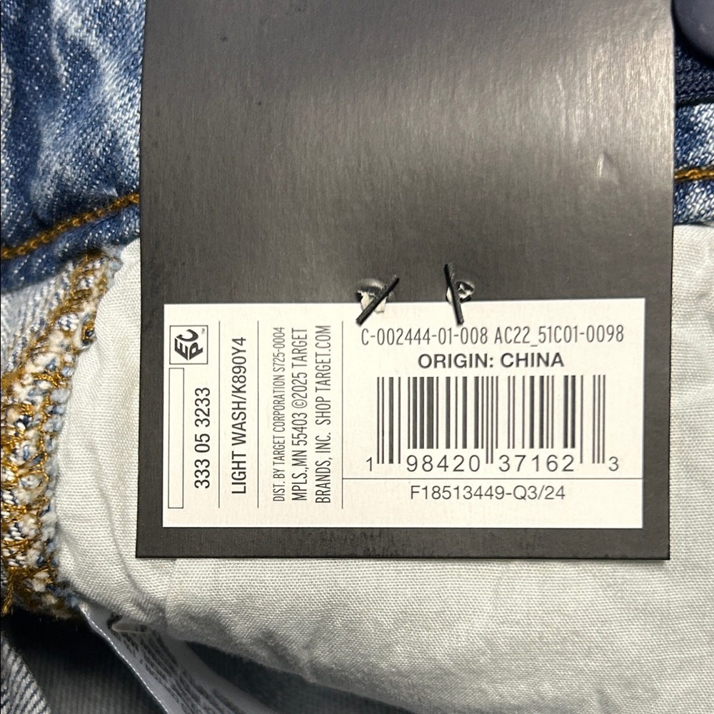 NWT Denim Bermuda Cargo Shorts - Picture 6 of 7